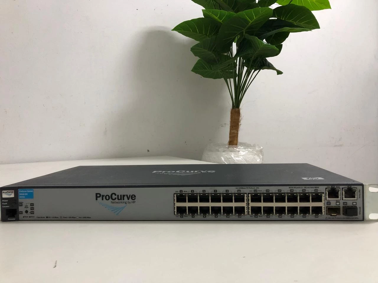Switch Réseau HP ProCurve 2610-24 (24 Ports + Uplinks Gigabit/SFP) - J9085A