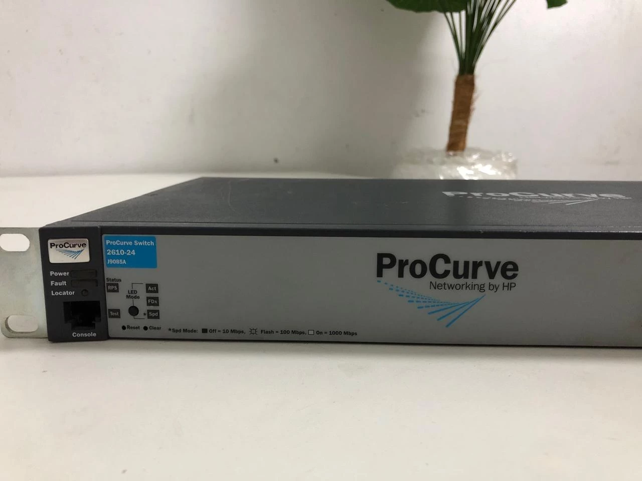 Switch Réseau HP ProCurve 2610-24 (24 Ports + Uplinks Gigabit/SFP) - J9085A