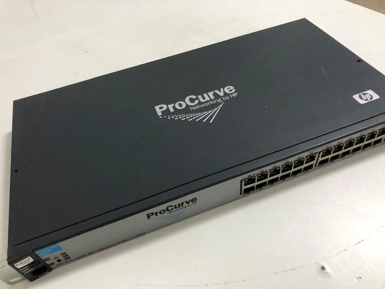 Switch Réseau HP ProCurve 2610-24 (24 Ports + Uplinks Gigabit/SFP) - J9085A