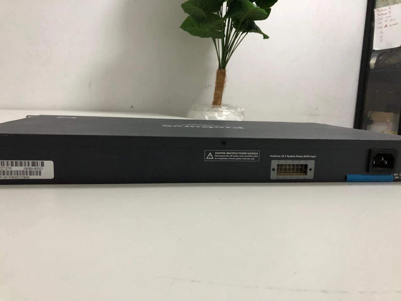 Switch Réseau HP ProCurve 2610-24 (24 Ports + Uplinks Gigabit/SFP) - J9085A