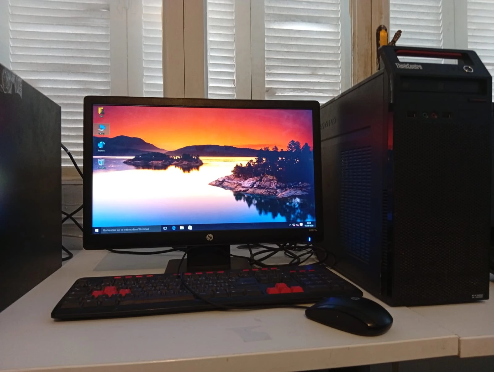 PC COMPLET  ThinkCentre I3/3éme / Ram 8G / stockage 500G